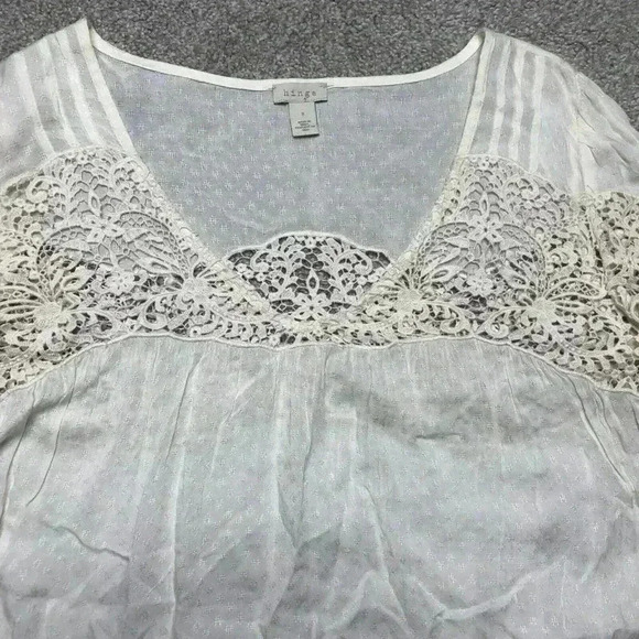 Hinge Lace Blouse - Picture 4 of 11